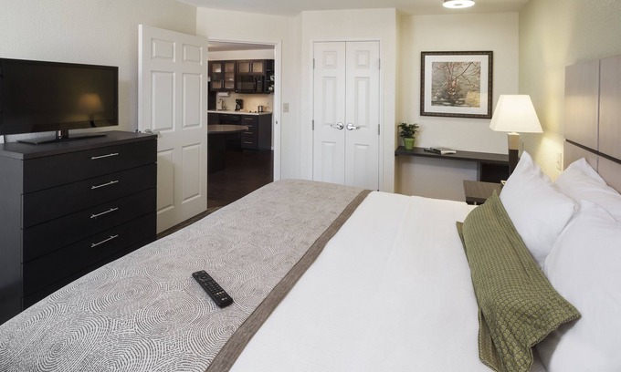 Trevose Hotel | Candlewood Suites Bensalem - Philadelphia Area by IHG