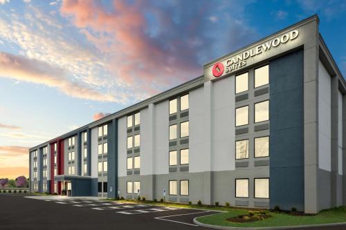 Columbus Hotel | Candlewood Suites Columbus North - Worthington by IHG