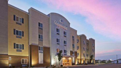 Midland Hotel | Candlewood Suites Midland by IHG