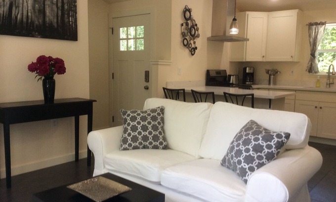 Langley House | CANFIELD ORCHARD APPLE SUITE