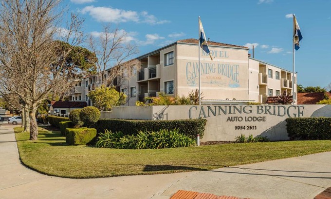 Mount Pleasant Apartment | Canning Bridge Auto Lodge