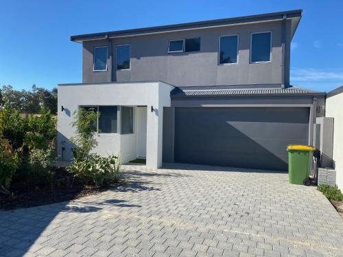 Canning Vale House | Canning Vale Family Accommodation