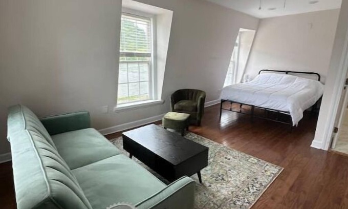 Fries Apartment | Canoe Cove at The Washington Inn 5