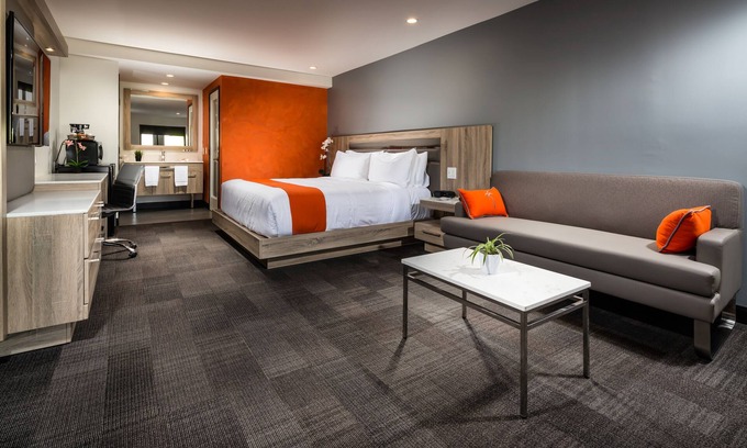 Canoga Park Hotel | Canoga Hotel