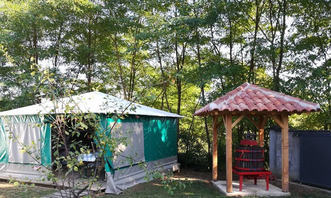Manciet House | canvas bungalow 4 people semi-shaded press