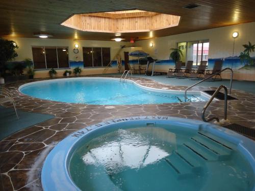 Dauphin Hotel | Canway Inn & Suites