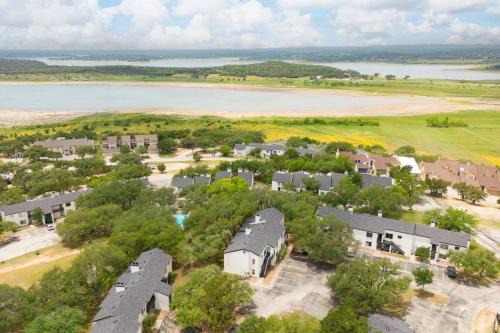 Canyon Lake House | Canyon Lake Spacious w Balcony Pool & Comfy Beds