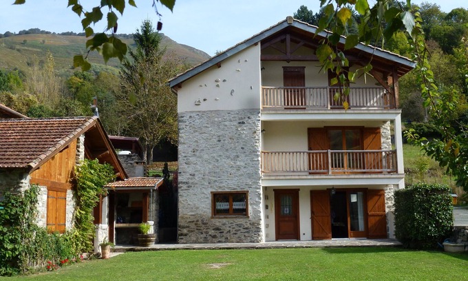 Arnave Ski Chalet | Cap D'arnave, au Carrefour des Vallées