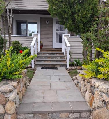 Hyannis House | Cape Cod Hyannis Rendezvous'