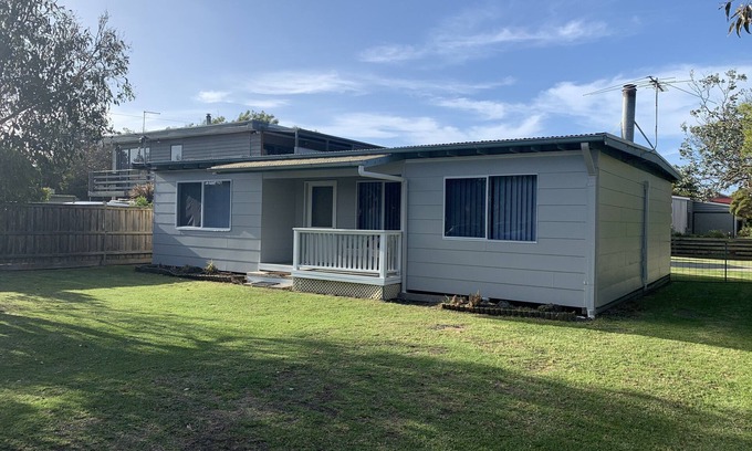 Cape Woolamai House | Cape Woolamai Beach House. 1km walk to cafe & surf beach & 300 mt to the bay