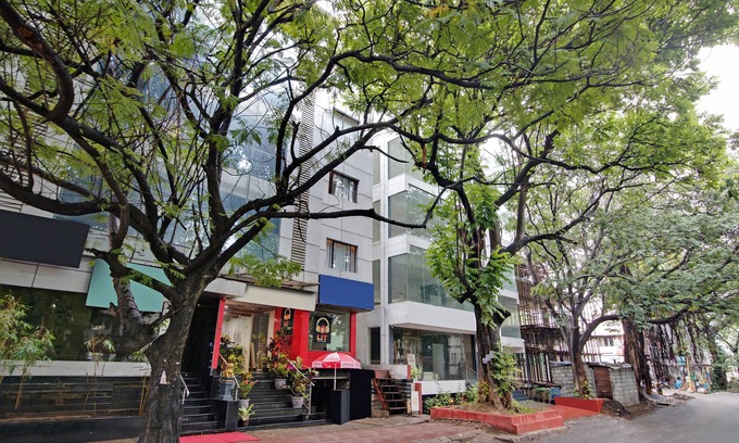 Jayanagar Hotel | Capital O 11148 Amethyst Business Hotel