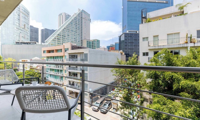 Reforma Apartment | Capitalia | Chic 2BR + Rooftop & Valet Parking