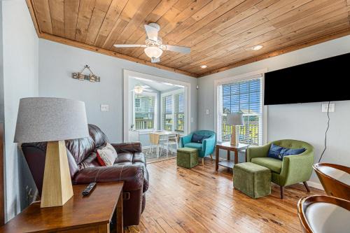 Pirates Beach House | Captain Dan's Beach House