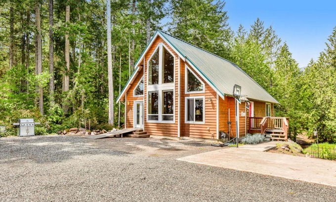 West Hills House | Captain's Cabin