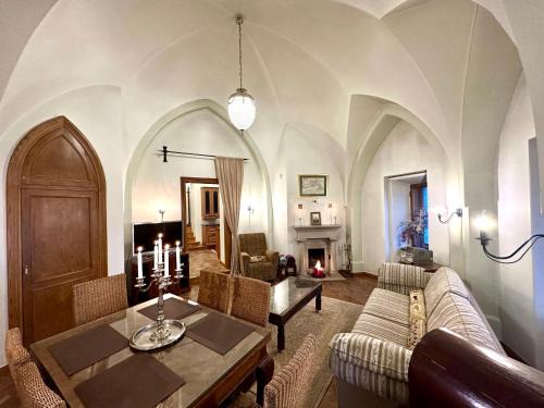 Old Town Apartment | Captain's Castle Apartment