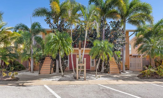 Dunedin Condo | Captain's Quarters - Capt. Kirk Unit - FREE BOAT with Rental!