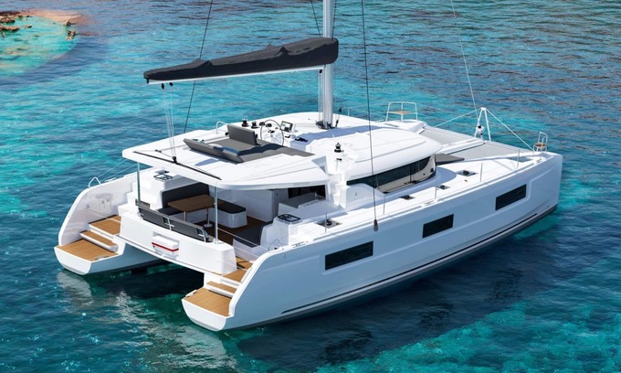 Road Town Boat Rental | Captained, or bareboat, yacht for island hopping and dining in the amazing BVI!n
