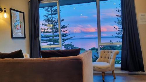Kingscote House | Captains on the Seafront - Breathtaking Sea views- Large 4br 2bth