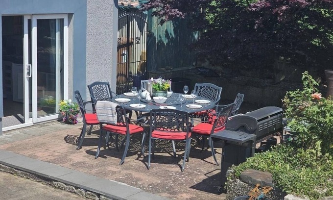 Magherafelt House | Captivating, Spacious 4 bedroom