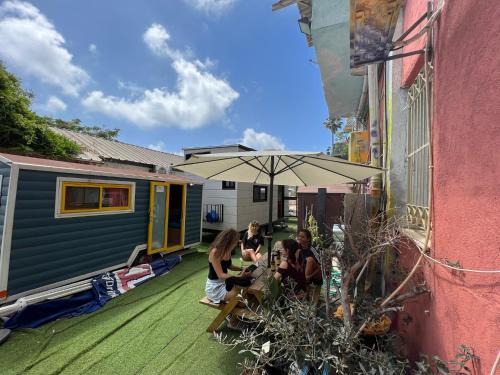 Neve Tzedek Hostel | Caravan Hostel Tel Aviv By Roger Age 18-45