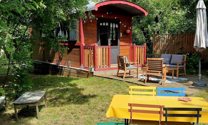 Dieulefit Cabin | Caravan in Drôme Provençale in the middle of a private garden
