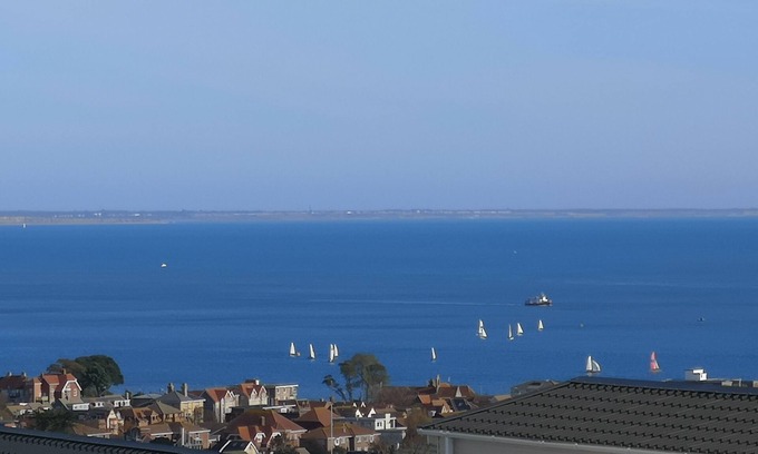 Swanage House | Caravan with incredible sea views
