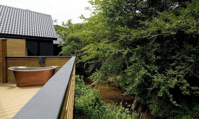 Looe Cabin | Cardinham Lodge : 3 bedroom - max 6 occ - VP5