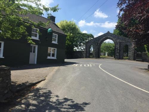 Old Leighlin Apartment | Carey's Bar & Farmhouse Kilkenny Border
