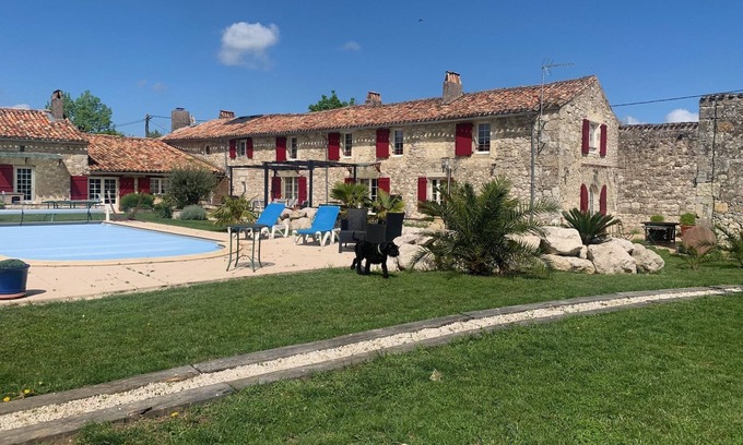 Calignac House | "carpe Diem" en Albret, Magnifique Longère Avec Piscine et Grand Terrain Clos