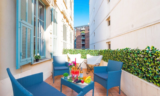 Musicians Quarter Apartment | CARRE D' OR TERRACE AP4015 by RIVIERA HOLIDAY HOME