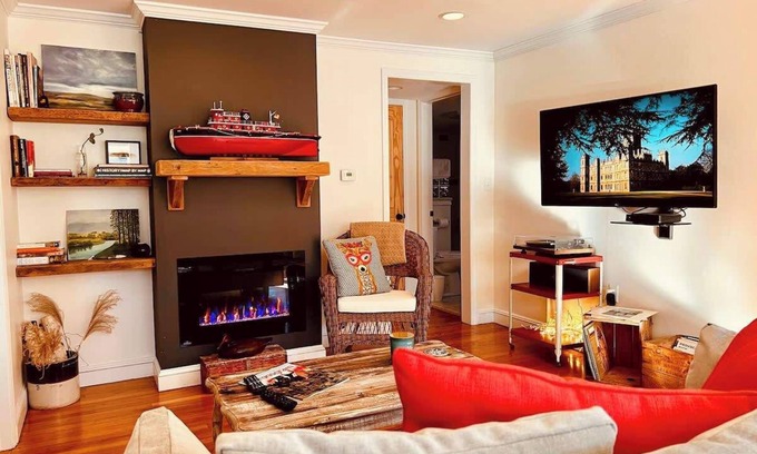 Firthcliffe Cottage | Carriage House: Romantic Hideaway near West Point