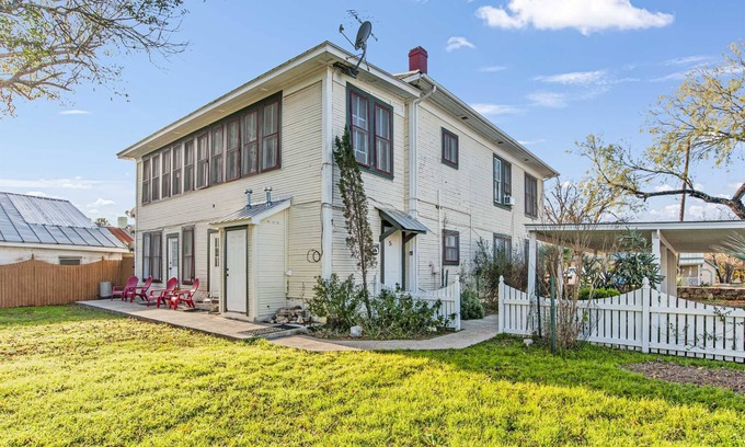Bandera House | Carriage Inn - Hondo Suite 3