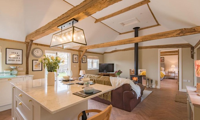 Blackham House | Cart Lodge by Bloom Stays