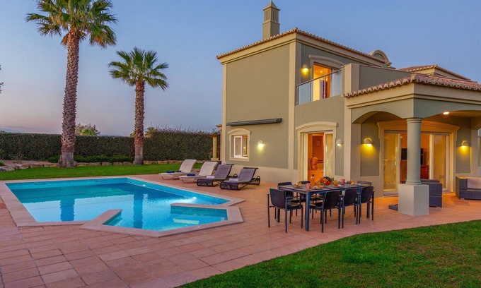 Estombar Villa | Carvoeiro Escape w/Heatable Pool & BBQ