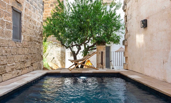 Centro Storico House | Casa a corte offers the best therapy to enjoy the perfect holiday in Salento.