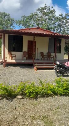 Parrita House | Casa a solo 20 minutos aproximadamente de Manuel Antonio Beach y a 10 minutos aproximadamente del centro de Quepos