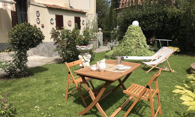 Lastra a Signa House | Casa Adriana inside a 14th century Villa with private garden next to Florence