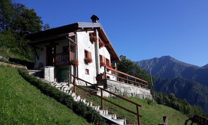 Bannio Anzino Apartment | Casa all'Alpe Gaggetto B & B