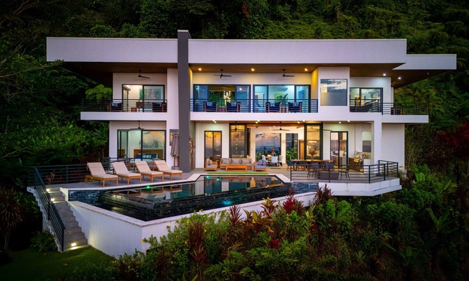 Uvita House | Casa Amigos - Breathtaking Luxe Ocean View Villa