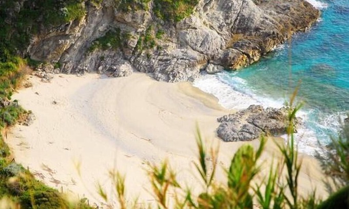 Ricadi House | Casa Antonia, for 4 people, with sea view and access to the beach
