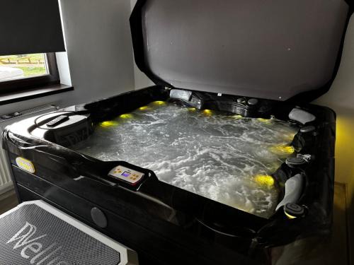 Pianu de Sus House | Casa Artemis-jacuzzi și piscină