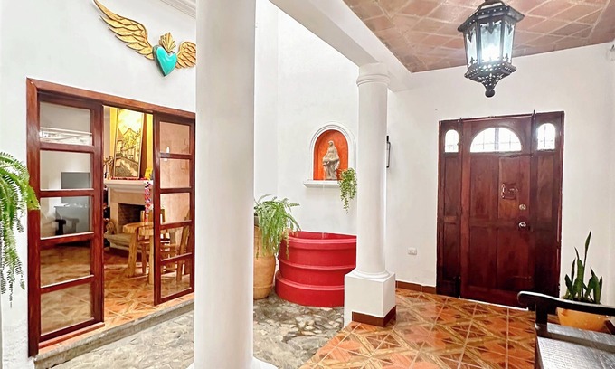 Ciudad Vieja House | Casa Balam, a relaxing home with stunning volcanic views near Antigua