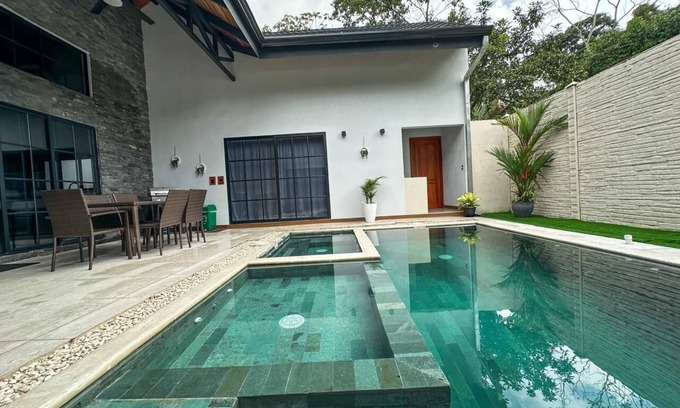 Penas Blancas Villa | Casa Batsu beautiful property in the vicinity of La Fortuna