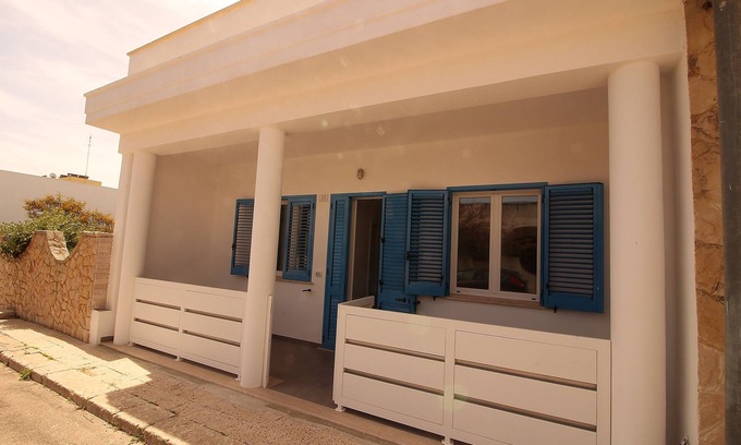 Lido Marini House | Casa Bluet, Modern house 50 meters from the sea
