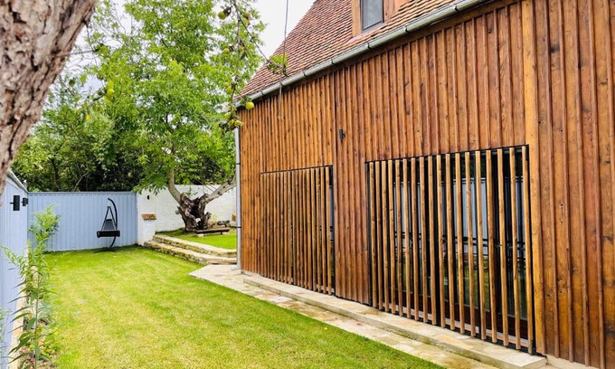 Parau House | Casa Boierului Comanici