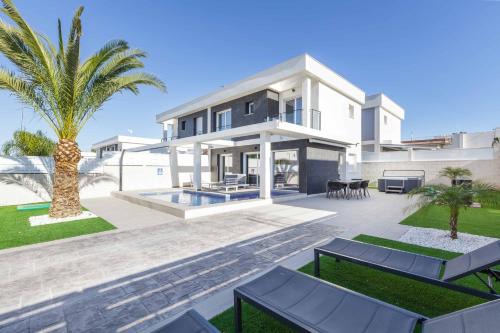 Puerto Marino Villa | Casa Bos Dolpfin Wellness Luxury Entire Villa Pool & Jacuzzi Gran Alacant near Beach