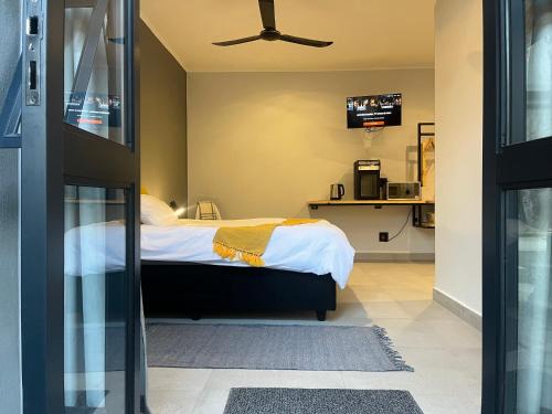 Hatfield House | Casa Bravo - Cozy Traveller