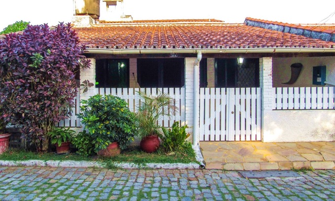 Palmeiras House | Casa c churrasq e lazer perto do mar, Cabo Frio/RJ