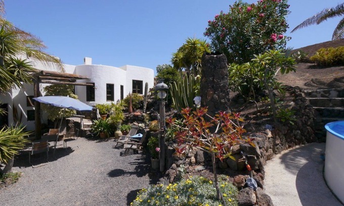 Guatiza House | CASA CALDERETA, country house in unique nature.