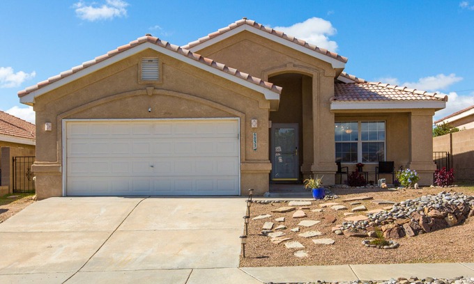 Taylor Ranch House | Casa Chiliwood - Short Walk to Petroglyphs/Taylor Ranch